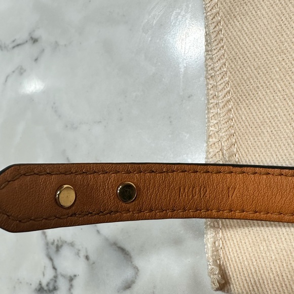 Louis Vuitton Essential V Bracelet - Picture 4 of 4